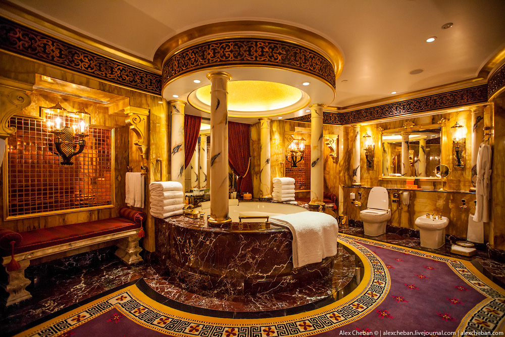 Золото для шейхов и олигархов: самый дорогой номер в семизвездочном отеле Burj Al Arab.